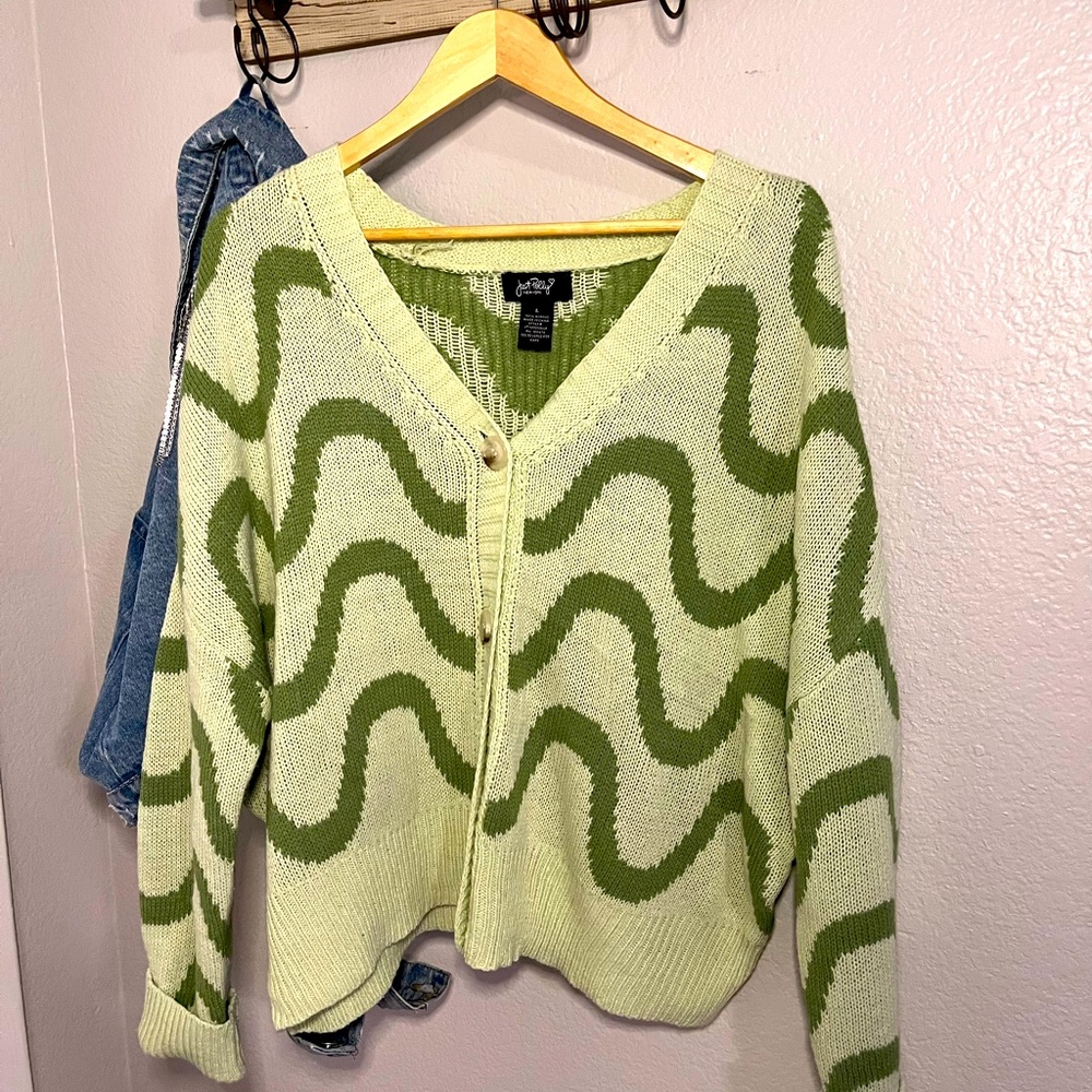 Squiggle Line Bold Green Sweater with Buttons Size Large Just Polly New York